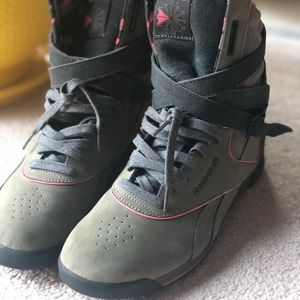 Alicia Keys Dubble Bubble Reebok’s